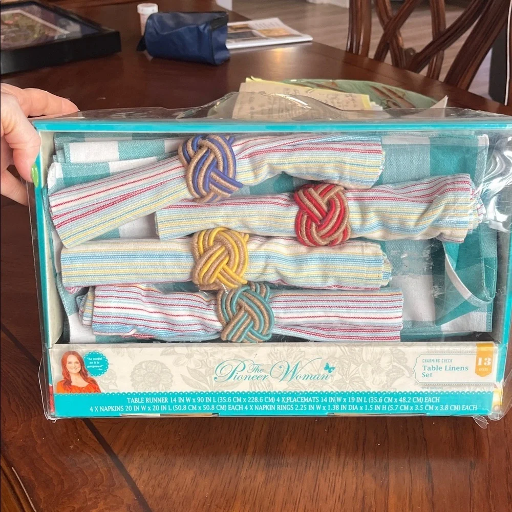 Pioneer Woman 13 Piece Table Linen Set NWT Runner Placemats Napkins & Rings